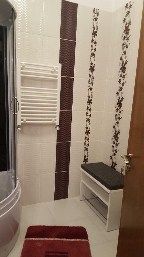 Apartmán Casa Soarelui Roşu Exteriér fotografie